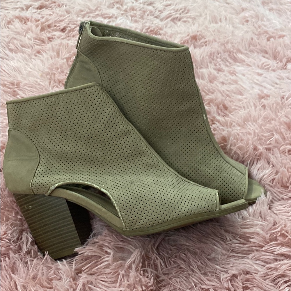 Jasmine Tan Heeled Boots with Chunky Block Heel